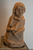 <center>Le musée Fenaille </center>Divinité au torque et au poignard 1er siècle avant notre ère grès
provenant de Bozouls (La Devèze d’Ayrebesque)