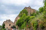 <center>Najac</center>L’église Saint Jean l'Evangéliste. Edifiée au milieu du XIIIe siècle sous l’impulsion d’Alphonse de Poitiers, comte de Toulouse et frère du roi de France, l’église Saint Jean l’Evangéliste est un parfait témoignage de la reconquête de la région par le pouvoir catholique, au lendemain de la croisade menée contre les cathares.