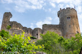 <center>Najac</center>Le château est édifiée entre 1253 et 1266 par Alphonse de Poitiers, frère de Louis IX, sur les bases d'un ancien castrum, et sur son donjon roman, construits vers 1100 par Bertrand de Saint-Gilles, fils de Raymond IV, comte de Toulouse.