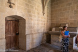 <center>La chartreuse Saint-Sauveur.</center>Le petit cloître. La galerie Nord du petit cloître et la chapelle mortuaire. Dans la chapelle mortuaire, le moine décédé recevait sa dernière bénédiction avant son enterrement dans le grand cloître.