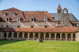 <center>La chartreuse Saint-Sauveur.</center>Grand cloître et le clocher-mur.