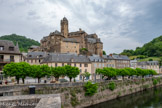 <center>Estaing</center>Estaing, c’est bien sûr le magnifique château de l’une des plus grandes familles du Rouergue qui a donné un cardinal et général des armées du Pape, neuf évêques, des chambellans, des gouverneurs, des sénéchaux et des officiers supérieurs. Le dernier représentant de la famille, l’amiral Charles-Henri d’Estaing (mort sur l’échafaud en 1794) se distingua pendant la guerre des Indes et celle de l’indépendance américaine.
« Napoléon sur terre et d’Estaing sur mer auraient vaincu l’univers ».