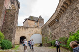 <center>Le Château d'Estaing</center>La première cour.