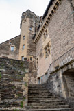 <center>Le Château d'Estaing</center>Le bas de la tour et la façade sont du XVe flamboyant.