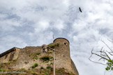 <center>Sévérac-le-Château</center>Dès le Xème siècle les seigneurs locaux ont implanté leur place forte à cet endroit stratégique. Le château a changé de main au cours des siècles : les Sévérac, les Armagnac et les Arpajon s’y sont succédé. Ce sont les derniers qui ont fait construire le grand château de style Renaissance.