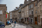 <center>Sévérac-le-Château</center>C’est le dernier rempart qui forme, aujourd’hui encore, la façade des maisons situées rue des Douves.