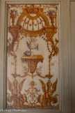 <center>Revestiaire Pontifical.</center>Les murs de cette salle sont actuellement couverts de boiseries du XVIIIe siècle provenant du bureau des consuls de l’ancien hôtel de ville d’Avignon.