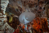 <center>Grotte de la Salamandre</center>L’Aéroplume, un ballon plus léger que l’air, se déplace tout en douceur grâce à ses deux grandes « nageoires » mues par le pilote.