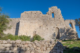 <center>Le Château d’Allègre.</center>Le village d'Allègre, construit sous l'enceinte extérieure du château et de part et d'autre du chemin Royal de St Ambroix à Uzès (la calade actuelle), a donné son nom à la commune. Il fut habité bien longtemps après que les seigneurs aient abandonné le château, jugé inconfortable, préférant résider dans leurs coquets manoirs de Boisson, Auzon, Rivières ou Potelières. Il conserve les vestiges d'habitats médiévaux réemployés lors de la construction des maisons paysannes aux XVIIème et XVIIIème siècles. Le mur de la maison qui vous fait face possède encore une porte et une fenêtre romane, deux archères et quelques pierres à bossages.
Vu les difficultés d'accès et le manque d'eau, les paysans abandonneront progressivement le village à la fin du XIXème siècle.