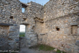 <center>Le Château d’Allègre.</center>Maison Vincent. Ce que l'on désigne comme la révolution castrale contribue à la multiplicité de cellules de pouvoir et au caractère d'évolution anthroponymique entamé à la fin du XIème siècle. En effet, ces points de fixations seigneuriales s'identifieront autant au toponyme du site castral qu'aux surnoms de leurs propriétaires. La lignée porteuse du nom d’Allègre fut la famille fondatrice du premier refuge fortifié, qui devait n’être qu’une simple tour érigée sur le serre d’Allègre. Ce donjon s’élevait probablement sur l’emplacement connu aujourd’hui sous l’appellation d’Ensemble Palatial. L’étendue foncière et la densité de population soumise à l’autorité des sires d’Allègre constituaient le fondement de leur puissance et la base de leurs revenus.