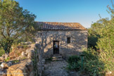 <center>Le Château d’Allègre.</center>Maison Loubier (du nom du dernier propriétaire) et tour nord-ouest.