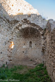 <center>Le Château d’Allègre.</center>La Chapelle dans le rempart. A gauche, la fenêtre du chœur éclairée par l'ouverture.