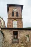 <center>Saint-Jean-Pied-de-Port</center>La porte Notre-Dame. Au-dessus de la porte est nichée une copie de la Vierge à l'Enfant qui, lors des guerres de Religion, trouva refuge en Haute Navarre et ne fut jamais restituée.