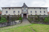 <center>Saint-Jean-Pied-de-Port</center>La citadelle. Elle fut construite vers l'an 1630, et améliorée par la suite par Vauban. Pendant les guerres contre l'Espagne, elle servait souvent de base de départ pour les régiments de l'armée. C'est aujourd'hui un collège.