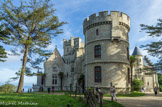 <center>Château d'Abbadia.</center>Dominant l'océan, le château est construit dans le domaine d'Abbadia selon les plans d'Eugène Viollet-le-Duc et d'Edmond Duthoit dans un style néogothique entre 1864 et 1879, conçu à la demande d'Antoine d'Abbadie d'Arrast, astronome et explorateur, mais aussi anthropologue et linguiste, membre de l'Académie des Sciences, qui rêvait d'un château observatoire de style néogothique où se mêlent ses passions orientalistes, africaines et chrétiennes. L'influence orientaliste des voyages d'A. Abbadie en Éthiopie (Abyssinie) et en Égypte se retrouve dans la décoration intérieure