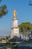 <center>Châteaurenard</center>La Vierge dorée, statue en bronze doré installée au sommet de la colline du Griffon lors de l'hiver 1867-1868.