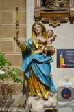 <center>L’église Saint-Clément</center>Statue de la Vierge. 19e siècle. La Vierge se tient debout, tendant sa main droite qui devait tenir un objet.