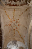 <center>Meysse</center>La nef polychrome, composée de roches noires, blanches et rouges, comprend de nombreuses peintures murales, parfois très partiellement conservées, dont la datation n’est pas certaine.