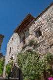 <center>Le site médiéval</center>La maison du Grand Prieur. Le Grand-Prieur, un des personnages les plus importants de l’Abbaye (surtout après l’introduction du régime de la commende en 1467), était le second de l’Abbaye après l’Abbé et détenait le pouvoir spirituel, le pouvoir temporel restant dans les mains de l’Abbé. En 1467, le régime de la commende est instauré avec concession du bénéfice de l’Abbaye à un ecclésiastique séculier ou à un laïc. Les moines n’élisent plus leur abbé, c’est le Pape qui prend cette décision.