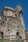 <center>Château des Moines.</center>L'arrière de la chapelle, avec un tour à mâchicoulis.