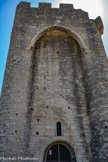 <center>Château des Moines.</center>La chapelle édifiée par les moines au XIIe siècle va, en plusieurs étapes, être fortifiée pour donner naissance au XIVe siècle à une véritable forteresse.
C’est donc par-dessus et autour de cette chapelle qu’aux XIIIe et XIVe siècles va se construire le château des moines, composée de sa chapelle fortifiée (véritable donjon) et de son palais abbatial, perpendiculaire à la chapelle. On voit la trace du toit de la chapelle initiale.