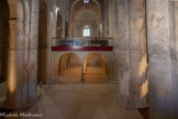 <center>Abbatiale Sainte-Marie de Cruas</center>L’Abbatiale romane est un important monument ordonné autour d’une nef et de deux collatéraux organisés en cinq travées, ce qui lui donne cette ampleur mystérieuse.
L’église est le seul vestige d’une Abbaye fondée au IXe siècle. Les bâtiments conventuels ont été détruits une première fois pendant la guerre de cent ans et une seconde fois pendant les guerres de religion au XVIe siècle