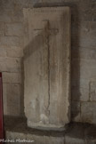<center>Abbatiale Sainte-Marie de Cruas</center>Pierre tombale.