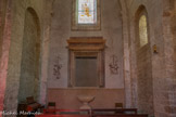<center>Abbatiale Sainte-Marie de Cruas</center>Sur le mur du fond dans le bras du transept nord, se trouve un trompe-l’œil datant du XIXe siècle, exécuté grâce aux dons des fidèles.