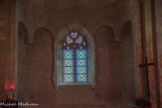 <center>Abbatiale Sainte-Marie de Cruas</center>Vitrail du choeur.