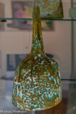 <center>Centre d’Art et d’Histoire André-Auclair </center>Pot à bouteille vert moucheté. Céramique émaillée, 28 x 15 cm.