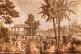 <center></center>Manufacture française du début du XIXe siècle
Papier peint panoramique à décor de scènes chinoises, vers 1810-1820
Impression à la planche sur 31 lés raboutés
Au XIXe siècle, les murs des salons de la bourgeoisie se couvrent de papiers peints panoramiques, dont le succès repose sur la fusion des décors intérieur et extérieur qui fait entrer le voyage, le roman, la mythologie, le paysage dans un nouvel imaginaire domestique. L’ancienne maison de Mgr du Bellay, rachetée par la famille Latil, accueille elle aussi un décor dont les sujets chinois témoignent d'un goût pour l'exotisme que la Révolution n'a pas éteint. Longtemps dissimulé par les rayonnages de l'ancienne bibliothèque, le papier peint a été redécouvert en 2017 et restauré avec le soutien financier de la Caisse d'Épargne Côte d'Azur.
Hist. : probablement installé dans leur maison par Jacques Latil (1738-1814) ou son fils Jacques (1778-1865