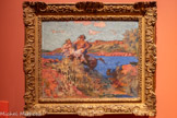 <center></center>L’Enlèvement de Déjanire ou Mer bleue
Ker-Xavier Roussel
(1867, Lorry-lès-Metz. —1944, L’Étang-la-Ville)
1925-1930, huile sur toile, 40 x 49,5 cm Collection particulière.
Ker-Xavier Roussel entreprend en 1906 un voyage sur la Côte d’Azur avec Maurice Denis (1870-1943), peintre avec qui il fit partie du mouvement nabi. Grand observateur de la nature, Roussel réalise de nombreux croquis qui constituent un répertoire de formes et d’inspiration pour ses peintures.
Il transpose l’Estérel dans un horizon mythologique où le massif représente une terre primitive investie de personnages légendaires de l’Antiquité gréco-latine. Ici, l'héroïne Déjanire est enlevée par le centaure Nessus dont les corps semblent s’interpénétrer symboliquement et plastiquement avec la roche en arrière-plan.
