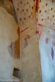 <center>Chapelle Notre-Dame de Ben-Va</center>SAINT HOSPICE DE NICE, en jeune moine, ermite, à robe noire et crâne tonsuré. On devine une inscription gothique effacée (S. Hospitium).