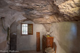 <center>Chapelle Notre-Dame de Ben-Va</center>Derrière la nef, une grotte creusée dans le rocher sert de sacristie.