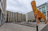 <center>Place d'Arvieux</center>A droite, l'immeuble le Grand Large.