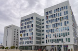 <center>Boulevard de Dunkerque</center>L'immeuble l'Astrolabe. A gauche, l'hôtel Golden Tulip.