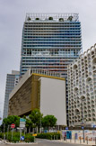 <center>Quai du Lazaret</center>Le Balthazar, Immeuble de bureaux construit par l'agence C+T Architectures dans le cadre de la vaste opération des Quais d’Arenc menée par le promoteur Constructa. L’immeuble Balthazar, lancé en 2014, imaginé par l’architecte Roland Carta, avec ses 31 m de hauteur, bénéficie d’une superficie de bureaux de près de 10 000 m2, répartit sur 8 niveaux. Il comprend 700 m² de commerces et 150 places de parking.