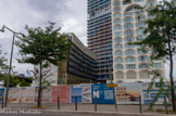 <center>Rue Chanterac.</center>Rue Chanterac. A cet emplacement va s'élever la Tour M99 haute de 99 mètres conçue parl'architecte Jean-Baptiste Pietri. La M99 ne sera pas qu’une simple tour à Marseille puisqu'elle rassemblera logements haut de gamme, résidence étudiante sociale de 96 logements, hôtel 4 étoiles (le DoubleTree by Hilton de Marseille) sur 8 étages, un jardin doté d'arbres de hautes tiges et un restaurant au 22ème étage proposant une terrasse de 200m2 pour offrir une vue panoramique sur la Méditerranée et la ville de Marseille.