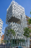 <center>Boiulevard de Dunkerque.</center>Le nouveau bâtiment du FRAC, le Fonds Régional d’Art Contemporain Provence-Alpes-Côte d’Azur, a été réalisé par Kengo Kuma. L’enveloppe extérieure claire façon « Paco Rabanne » constitue la grande originalité du bâtiment. Le morcellement des écailles évoque également les pixels des images numériques.