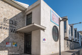 <center>L'école Chevalier Paul.</center>Edouard Sarxian s'est inspiré des entrepôts existants pour son projet. La forme des ouvertures sur la rue Chevalier Paul rappelle celle des toitures en sheds (toiture en dents de scie) de l'usine démolie.