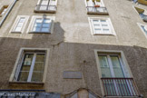 <center>APPARTEMENT NATAL DE STENDHAL</center>Stendhal (Henri Beyle) naît le 23 janvier 1783 dans cet appartement situé au 2e étage, propriété de son père Chérubin Beyle, avocat. Sa mère, Henriette Gagnon y meurt en 1790.
Il y connaît le bonheur de l'enfance, le chagrin du deuil et la souffrance d'une éducation trop rigide.