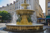 <center>La place Grenette.</center>Le Château d'eau Lavalette, quelquefois dénommée Fontaine aux amours et aux dauphins, voire, tout simplement, Fontaine Lavalette.