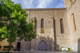 <center>LA COLLEGIALE SAINT-ANDRÉ.</center>La construction de la collégiale Saint-André, fondée en 1228 par le dauphin Guigues-André, a été financée grâce aux revenus des mines d'argent de Brandes-en-Oisans. Cette église, au style pur et dépouillé, qui abrita le tombeau des dauphins (détruit en 1562) marque dans l'espace urbain l'affirmation du pouvoir delphinal, concurrent de celui des évêques, coseigneurs de la ville.
De création récente, la place d'Agier qui occupe l'emplacement de l'ancien cloître canonial, offre une vue complète du clocher bâti à la fin du XIIIe siècle.