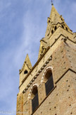 <center>LA COLLEGIALE SAINT-ANDRÉ.</center>Le clocher. Le petit clocheton à gauche porte les symboles des quatre évangélistes.