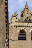 <center>LA COLLEGIALE SAINT-ANDRÉ.</center>Le clocher. Le petit clocheton à gauche porte les symboles des quatre évangélistes.