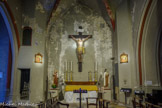 <center>LA COLLEGIALE SAINT-ANDRÉ.</center>A gauche, un escalier hélicoïdal à noyau creux encloisonné dans un angle de la chapelle Notre-Dame-de-la-Consolation donne accès à des salles et des tribunes au-dessus des chapelles et du porche. Statues de SXaint Antoine de Padoue et de Sainte Thérèse de Lisieux.