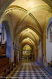 <center>La cathédrale Notre-Dame</center>Puis une série de chapelles, qui formaient autrefois une aile du cloître : cette aile fut incorporée à la cathédrale à l'époque de Laurent Ier Alleman. La chapelle Saint-Victor, ancienne chapelle Saint-Sébastien, présente une arcade d'entrée sculptée de pampres et de raisins à droite.
