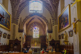 <center>La cathédrale Notre-Dame</center>Dépourvue de transept, la cathédrale possède la particularité d'avoir une autre église accolée contre elle.Construite au début du XIIIe siècle, l'église paroissiale Saint-Hugues possède une nef unique composée de trois travées voûtées d'arêtes. On y remarque un vitrail du XIXe siècle représentant saint Hugues et saint Bruno et, au-dessus, un second vitrail qui représente saint Vincent, ancien patron de cette église.
