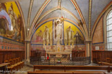 <center>La cathédrale Notre-Dame</center>Enfin, la chapelle au fond du bas-côté, à droite du chœur, est la chapelle du Sacré-Cœur. Chapelle la plus monumentale par ses dimensions, elle est décorée de fresques. Son autel est celui utilisé par Jean-Marie Vianney, le Curé d'Ars, pour ses trois premières messes après son ordination en août 1815. Démolie en 1862 à l'époque de la restauration intérieure de la cathédrale, la chapelle a été réédifiée en exécution d'un autre vœu de l'évêque Justin Paulinier lors du siège de Paris pendant la guerre franco-allemande de 1870. Elle est décorée à cette occasion de trois fresques de l'abbé Laurent Guétal réalisées en 1874 et 1875 : Le Christ présentant ses plaies à Saint Thomas, Le Christ apparaissant à Sainte Marguerite-Marie Alacoque,