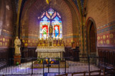 <center>La cathédrale Notre-Dame</center>La chapelle de la Vierge. Selon la tradition, c'est à cet endroit que l'évêque saint Hugues accueillit saint Bruno en 1084, dont on voie la satue à gauche.